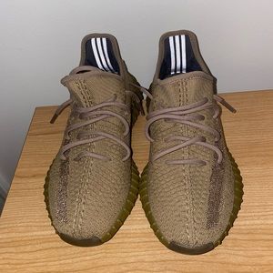 Yeezy Boost 350 V2 “Earth” size 7 men  / size 8.5 women